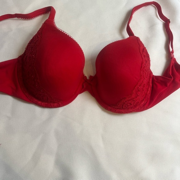 Victoria's Secret Red Underwire T-Shirt Bra - Picture 2 of 8
